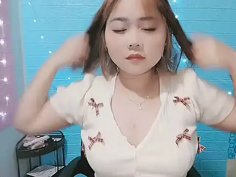 Snapshot of Nhan7868 chatting on October 14, 2:07 pm Nhan7868 online show from October 14, 2:07 pm