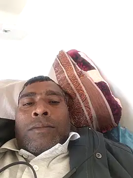 Snapshot of Chanderi19 chatting on December 16, 8:52 am Chanderi19 online show from December 16, 8:52 am