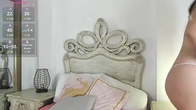 Snapshot of michell_blakke chatting on November 9, 11:30 am michell blakke online show from November 9, 11:30 am