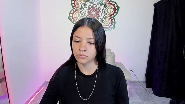 Snapshot of Candy_fox_19 chatting on July 30, 3:22 pm Candy fox 19 online show from July 30, 3:22 pm