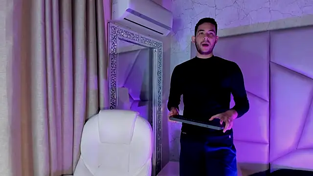 Snapshot of matti_de_lucaa chatting on September 15, 5:46 pm matti de lucaa online show from September 15, 5:46 pm