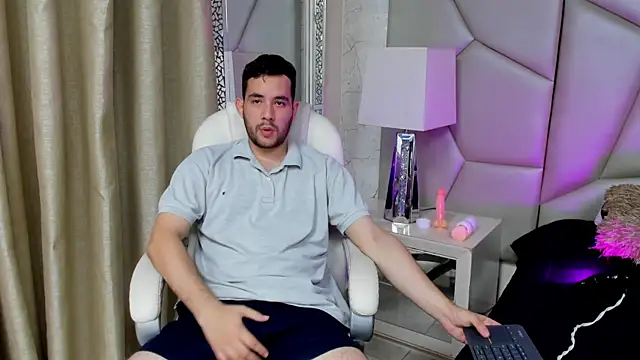 Snapshot of matti_de_lucaa chatting on September 16, 5:25 pm matti de lucaa online show from September 16, 5:25 pm