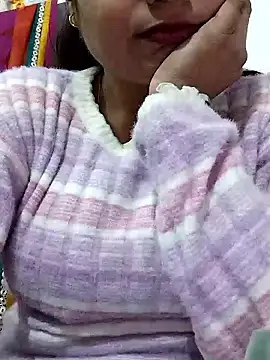 Hot-Pooja25 online show from January 7, 5:37 pm