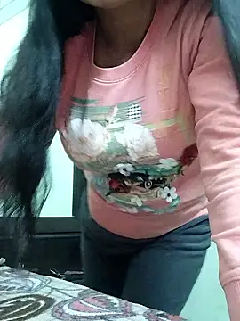 Hot-Pooja25 online show from January 16, 7:18 pm