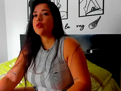 Snapshot of Allison_21_ chatting on December 4, 5:43 pm Allison 21 online show from December 4, 5:43 pm