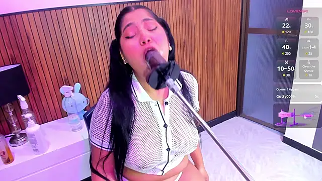 Snapshot of mysticlatina1 chatting on October 17, 12:08 pm mysticlatina1 online show from October 17, 12:08 pm