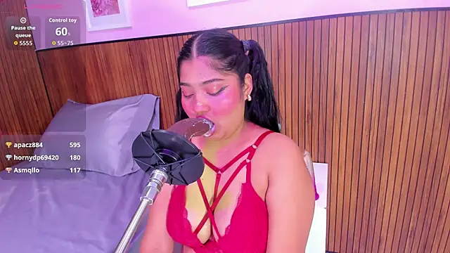 Snapshot of mysticlatina1 chatting on October 19, 12:06 pm mysticlatina1 online show from October 19, 12:06 pm