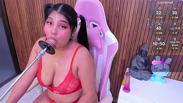 Snapshot of mysticlatina1 chatting on November 11, 11:54 am mysticlatina1 online show from November 11, 11:54 am