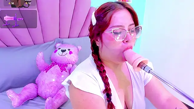 alana glasses online show from September 30, 12:10 pm