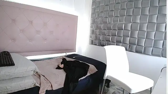 Dulce  Lovee online show from October 7, 11:29 am