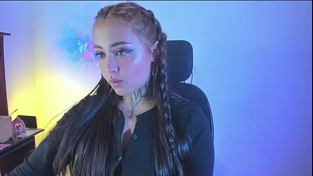 Snapshot of SofiaBermudez chatting on November 6, 1:06 am SofiaBermudez online show from November 6, 1:06 am