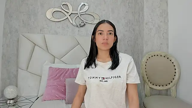 Skylerwhite02 online show from October 17, 7:49 pm