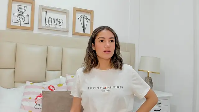 Skylerwhite02 online show from February 12, 7:53 pm