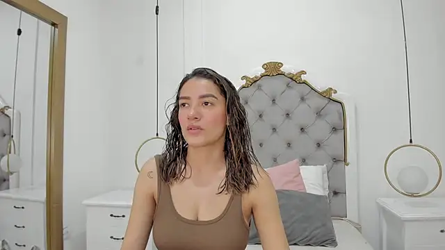 Skylerwhite02 online show from May 3, 3:34 am