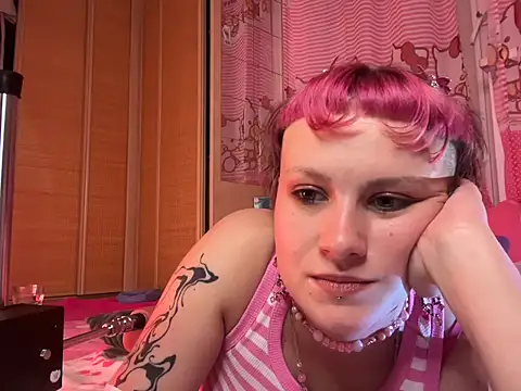 Snapshot of MystiqueRoxy chatting on September 10, 2:44 am MystiqueRoxy online show from September 10, 2:44 am