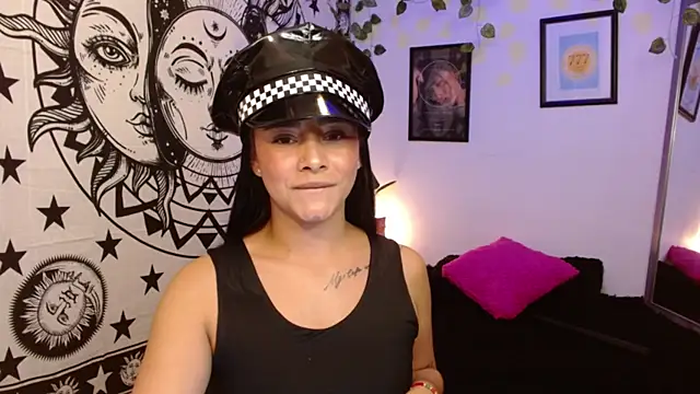 Snapshot of MarilynWhite_ chatting on October 27, 10:36 pm MarilynWhite online show from October 27, 10:36 pm