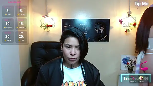 Snapshot of Bom_BomXX chatting on December 14, 3:23 am Bom BomXX online show from December 14, 3:23 am