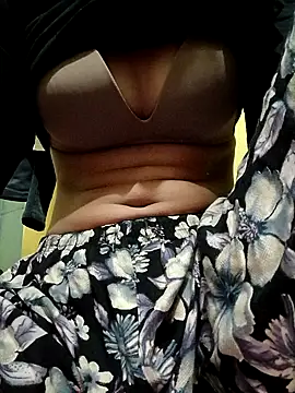 Snapshot of Aasha_devi05 chatting on October 25, 12:29 am Aasha devi05 online show from October 25, 12:29 am