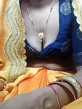 Snapshot of Aasha_devi05 chatting on December 3, 3:43 pm Aasha devi05 online show from December 3, 3:43 pm