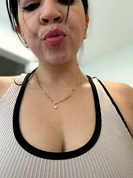 Snapshot of Gringo_XXX_Latina chatting on January 13, 3:45 am Gringo XXX Latina online show from January 13, 3:45 am