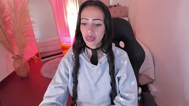 Mariam Lopez   online show from November 16, 2:00 pm