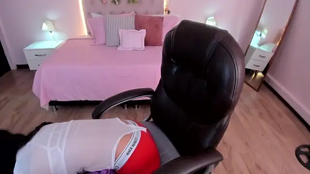Mariam Lopez   online show from April 28, 3:22 am