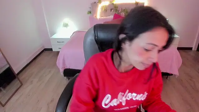 Snapshot of Mariam_Lopez__ chatting on June 17, 3:09 am Mariam Lopez online show from June 17, 3:09 am