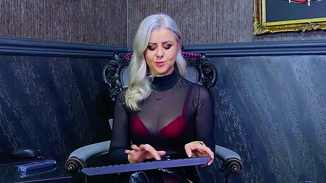 TiffanySia online show from October 24, 4:31 am