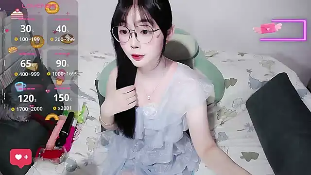 Snapshot of baby-yaya20 chatting on July 29, 1:31 pm baby-yaya20 online show from July 29, 1:31 pm