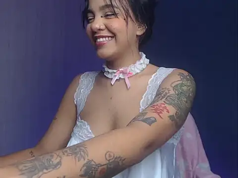 Snapshot of ObeyVal chatting on September 13, 11:48 pm ObeyVal online show from September 13, 11:48 pm