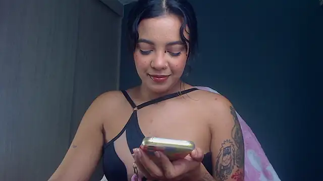 Snapshot of ObeyVal chatting on October 1, 12:16 am ObeyVal online show from October 1, 12:16 am