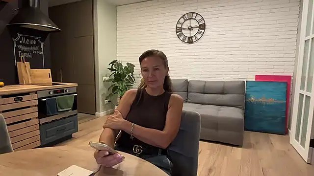 Snapshot of Avelinii chatting on July 1, 5:12 pm Avelinii online show from July 1, 5:12 pm