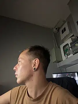 Snapshot of dimitryivanovv chatting on October 6, 8:34 am dimitryivanovv online show from October 6, 8:34 am