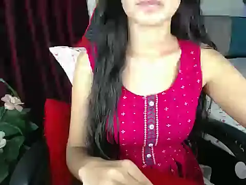 Snapshot of LOVE_BEAUTYY chatting on October 19, 4:02 am LOVE BEAUTYY online show from October 19, 4:02 am