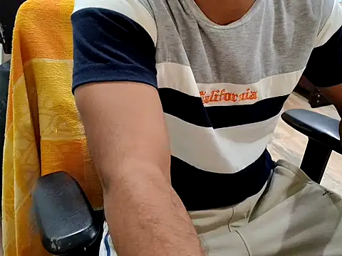 Snapshot of ZoroArcher chatting on October 3, 8:28 pm ZoroArcher online show from October 3, 8:28 pm