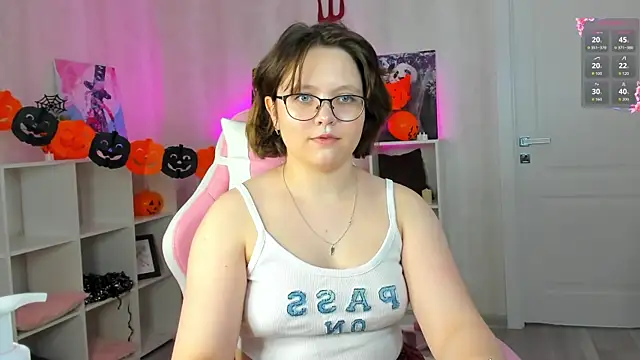 Mila  Cutee online show from November 4, 9:19 am