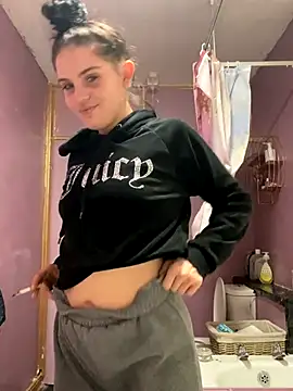 Camwithchlox online show from October 21, 6:19 pm