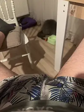 dicksmallll online show from March 15, 7:20 pm