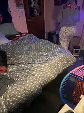 Snapshot of shortywidaphatty chatting on October 30, 2:51 pm shortywidaphatty online show from October 30, 2:51 pm