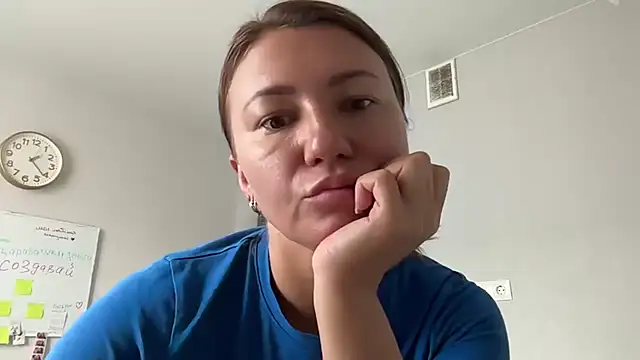 Snapshot of Caliraa chatting on July 11, 10:29 am Caliraa online show from July 11, 10:29 am