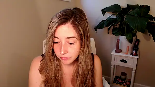 Snapshot of SuggestiveBehavior chatting on October 7, 2:03 pm SuggestiveBehavior online show from October 7, 2:03 pm