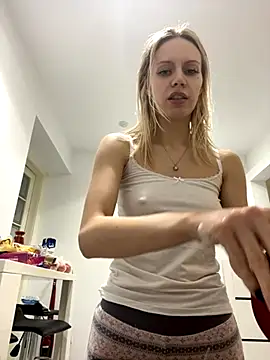 Snapshot of cherryrose555 chatting on September 21, 10:17 am cherryrose555 online show from September 21, 10:17 am