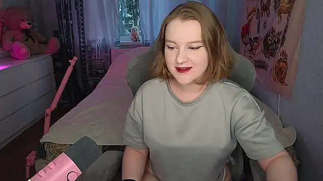 OliviaBlade online show from September 12, 1:55 pm