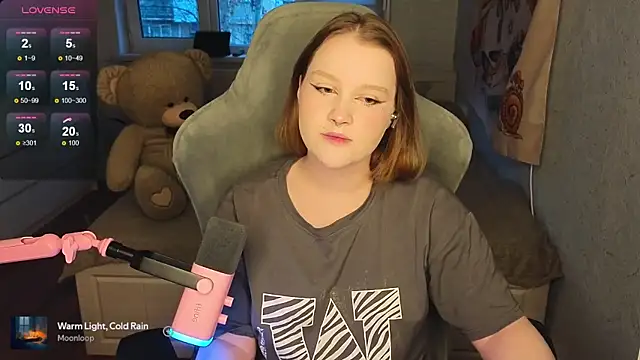 OliviaBlade online show from October 5, 1:20 pm