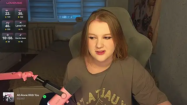 OliviaBlade online show from October 8, 1:09 pm