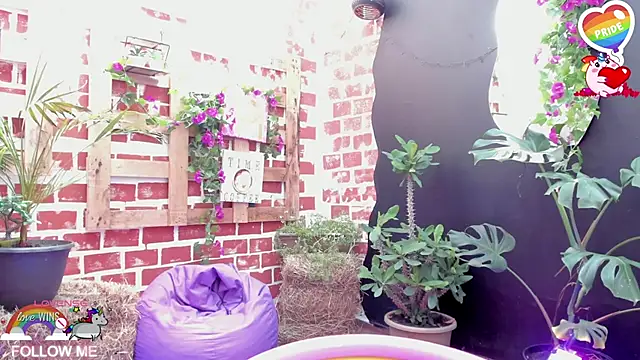 Charlotte Landry   online show from June 20, 3:48 pm