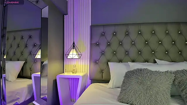 LunaBloomn online show from January 13, 5:07 pm