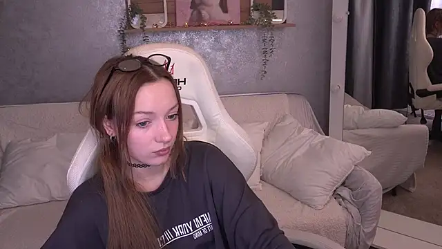 FoxyMayy online show from December 2, 2:12 pm