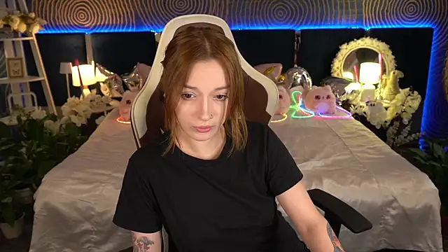 Snapshot of FoxyMayy chatting on June 13, 1:09 pm FoxyMayy online show from June 13, 1:09 pm
