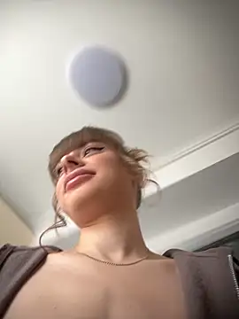 Snapshot of BabyBee_ chatting on October 25, 11:07 am BabyBee online show from October 25, 11:07 am